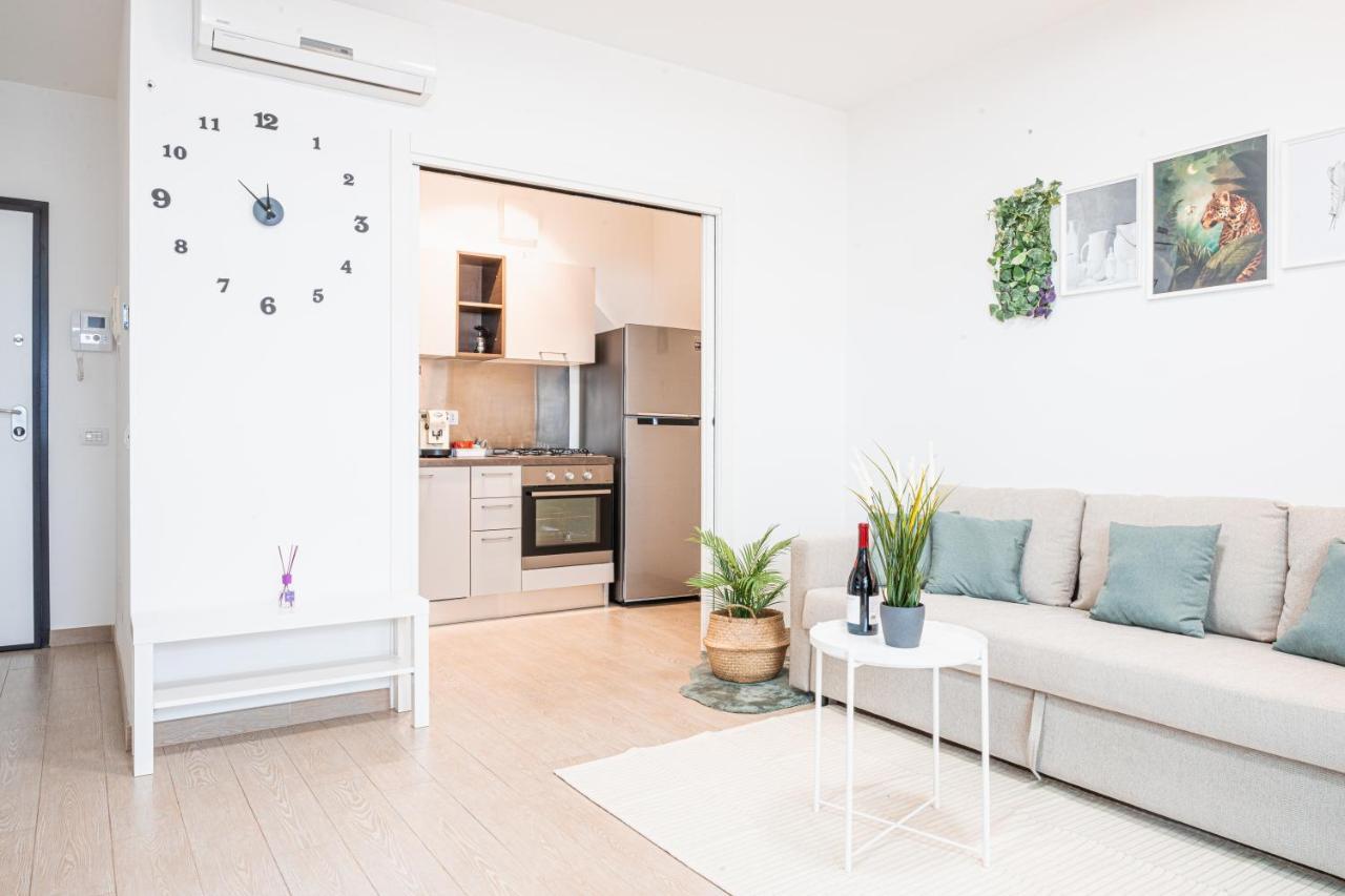 Apulialux - Elegant Apartment Con Netflix Bari Luaran gambar