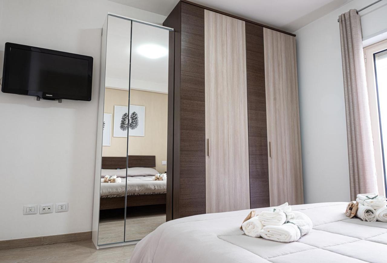 Apulialux - Elegant Apartment Con Netflix Bari Luaran gambar